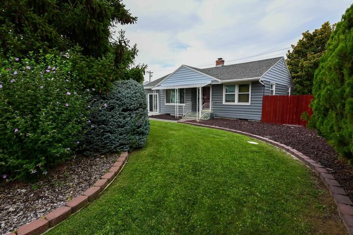 Property Photo:  2310 W 1st Ave  WA 99336 