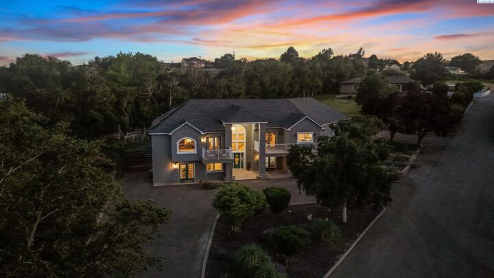 Property Photo: 4949 Rau Lane WA 99352