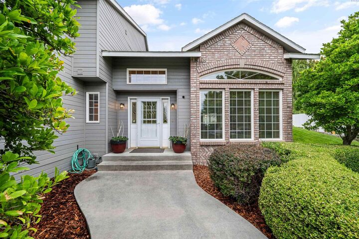 Property Photo:  205 Riverwood St  WA 99352 