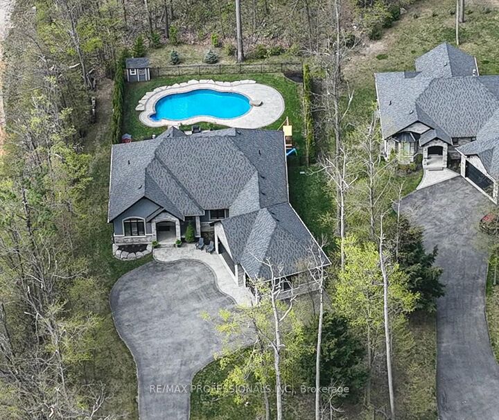 Photo de la propriété:  21 Boothby Crescent  ON L9X 0H1 