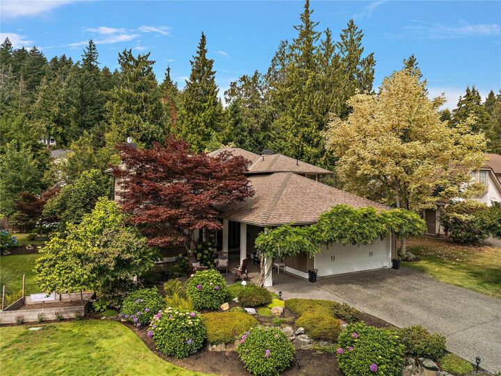 Photo de la propriété:  1590 Mayneview Terr  BC V8L 5E7 