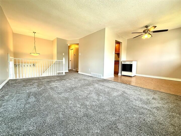 Photo de la propriété:  1135 Overlea Crescent  ON N7S 4E6 