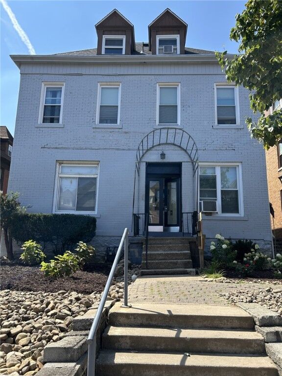 Property Photo: 310 Stratford Ave 1 PA 15232