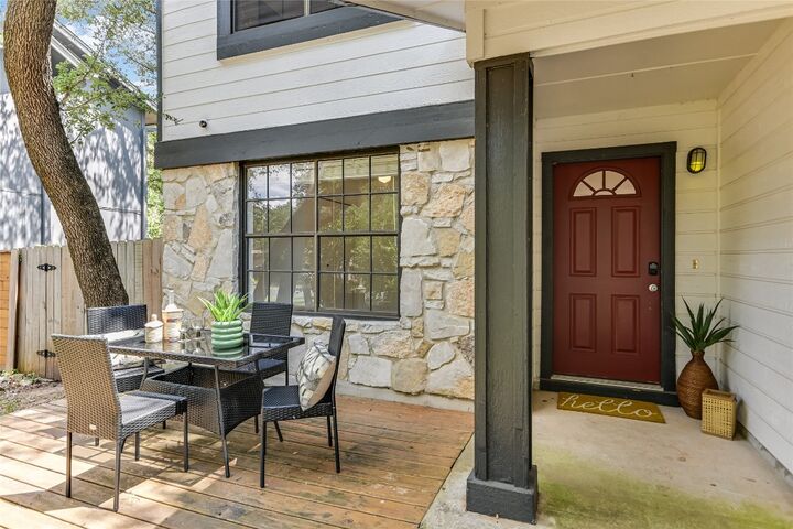 Property Photo: 7013 Tesoro Trail TX 78729