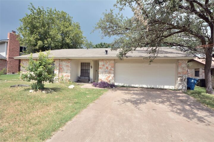 Property Photo: 12327 Deerbrook Trail TX 78750