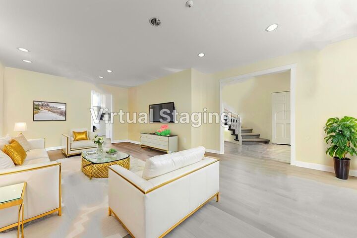 Property Photo:  75 E 56th Avenue  BC V5X 1P7 