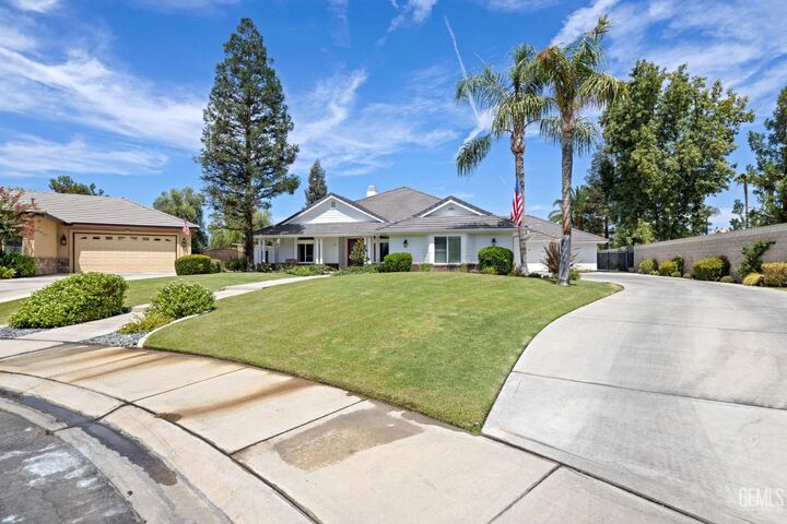 Property Photo: 4608 Scalloway Court CA 93312