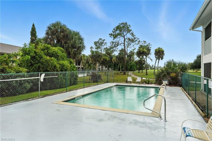 Property Photo: 2231 E 5th St 207 FL 33936