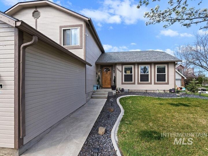 Property Photo: 3659 W Woodmont ID 83646-1036