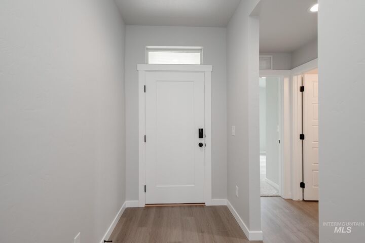 Property Photo: 864 N Mirror Creek Way ID 83642