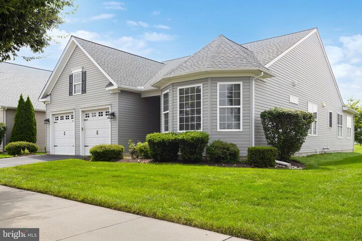 Property Photo:  8 Spring Arbor Drive  DE 19709 