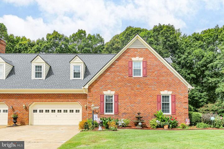 Property Photo:  9916 Altamont Circle  VA 22408 