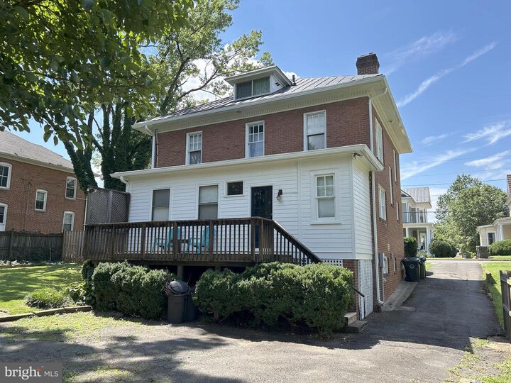 Property Photo: 405 Macoy Avenue VA 22701