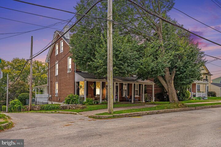 Property Photo:  422 W High Street  PA 19460 