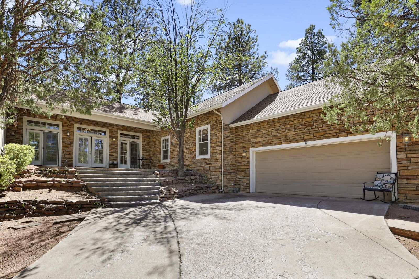 Property Photo: 864 E Highline Drive AZ 85541