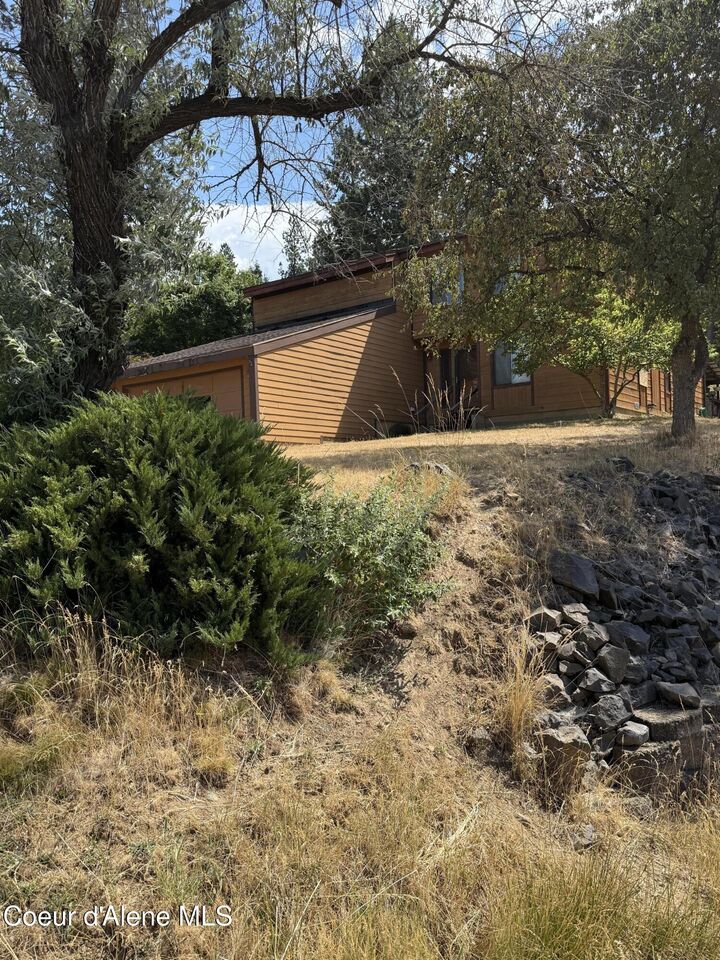 Property Photo:  2322 E Lookout Dr  ID 83815 