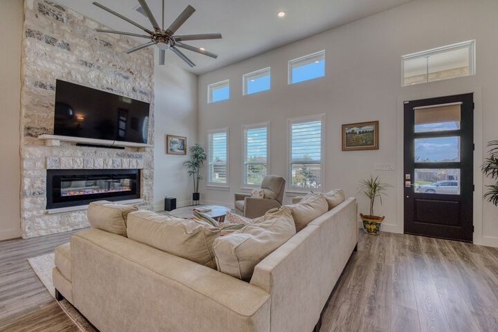 Property Photo: 110 Madrona Lane TX 78624