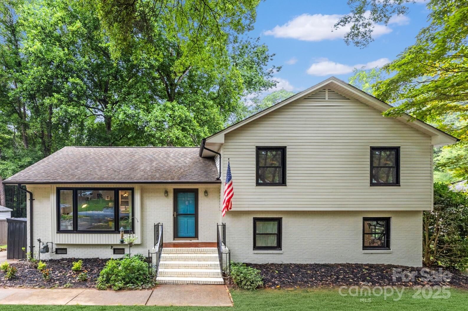 Property Photo:  525 Kelford Lane  NC 28270 