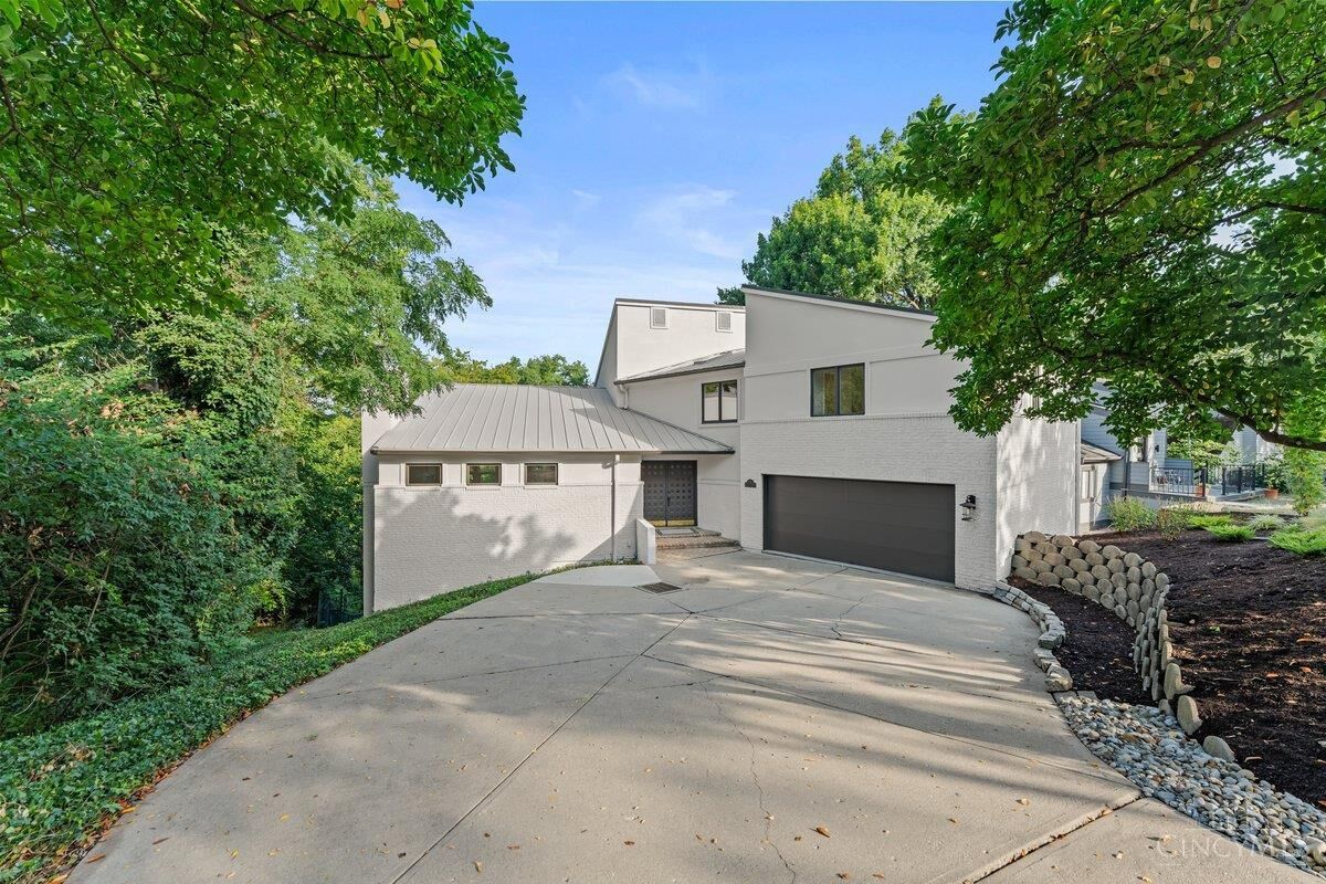 Property Photo: 436 Flinn Avenue OH 45226