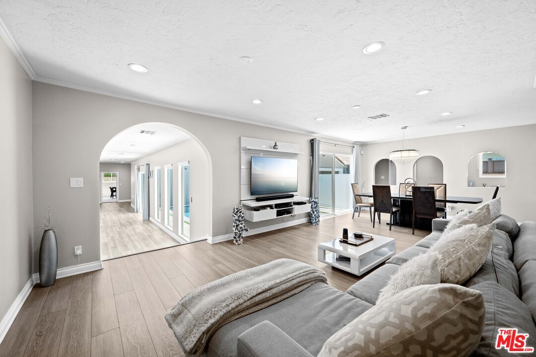 Property Photo:  15042 Valleyheart Dr  CA 91403 