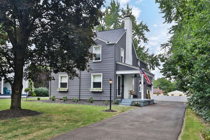 Property Photo: 475 Garden Road OH 43214