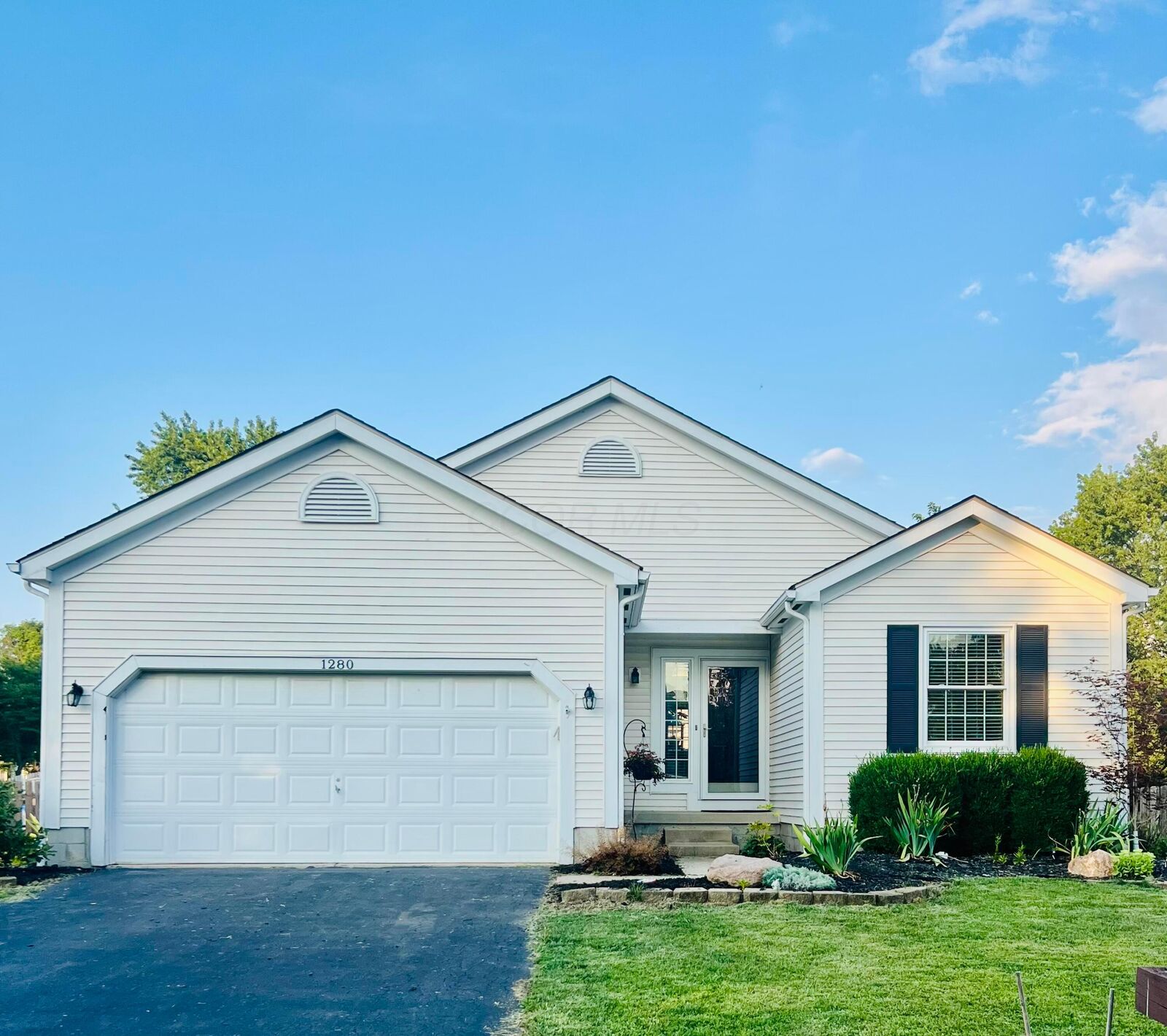 Property Photo: 1280 Four Star W Drive OH 43119