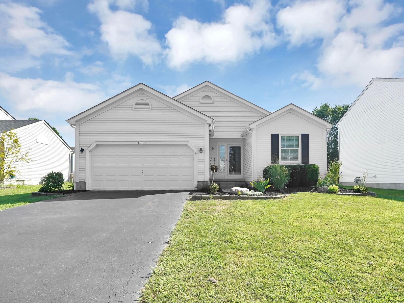 Property Photo: 1280 Four Star W Drive OH 43119