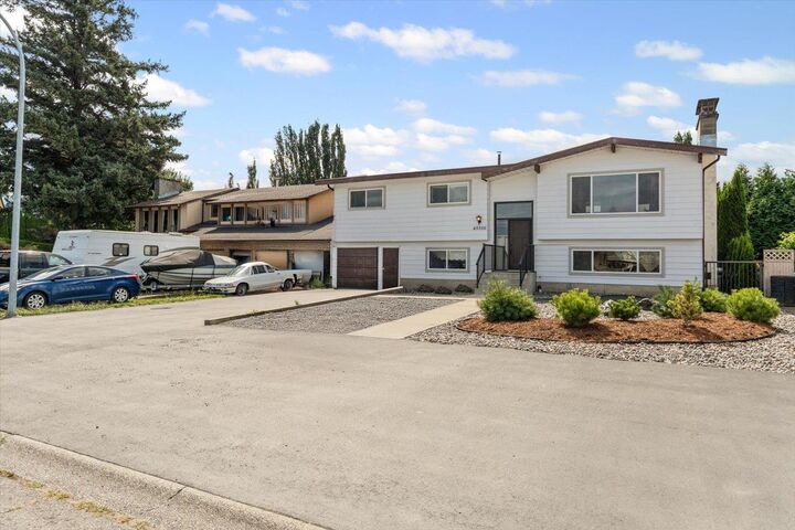 Property Photo: 45500 Concord Avenue BC V2R 2N7