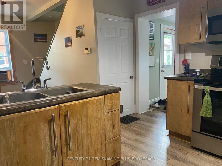 Property Photo:  46 Paget Street North  ON P0J 1P0 