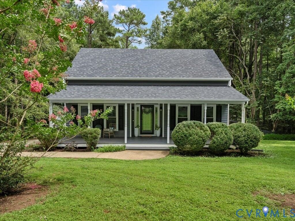 Property Photo: 2724 Ridgeview Road VA 23139