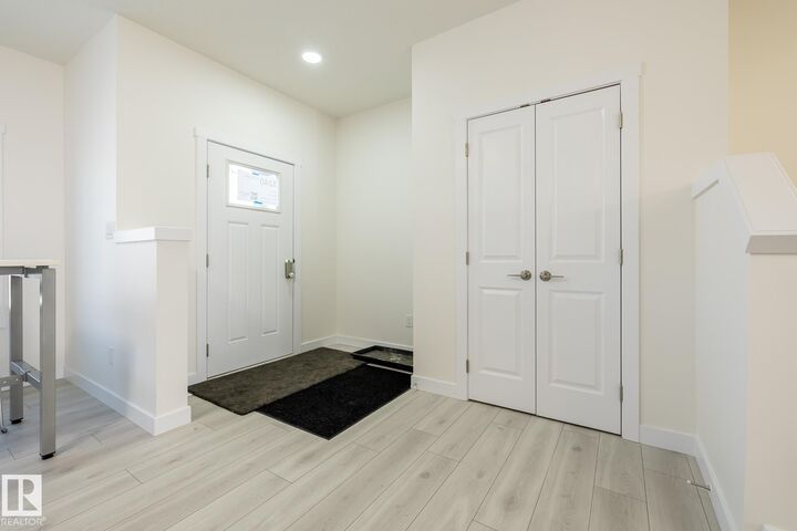 Property Photo:  27 Renwyck Place  AB T7X 4E1 