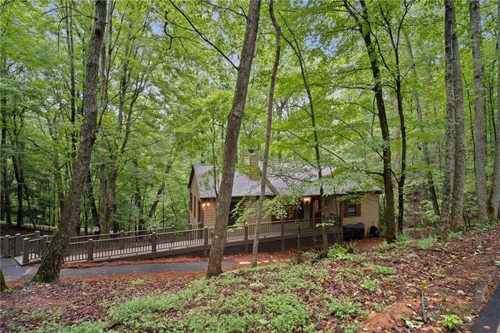 Property Photo:  8 White Oak Knoll  GA 30143 