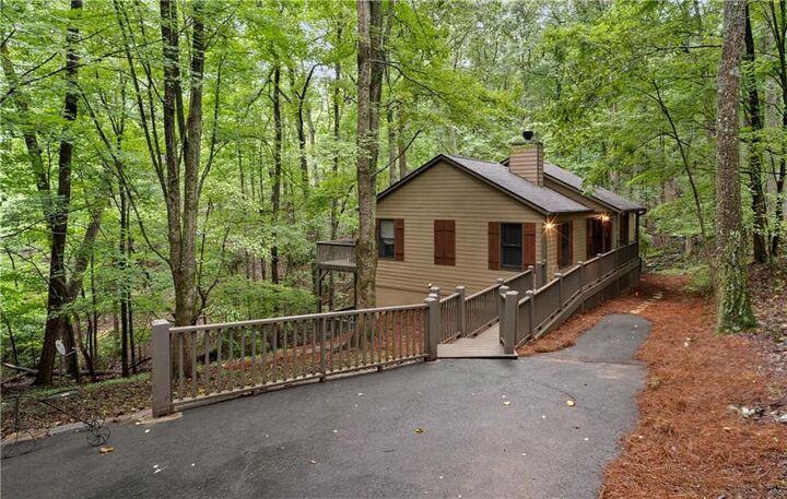 Property Photo:  8 White Oak Knoll  GA 30143 
