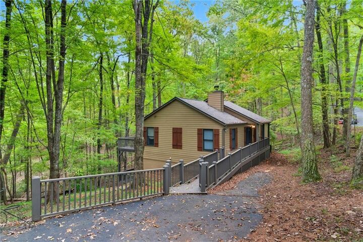 Property Photo:  8 White Oak Knoll  GA 30143 