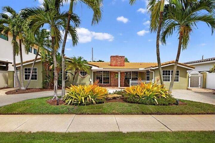 Property Photo: 5730 NE 21st Rd FL 33308