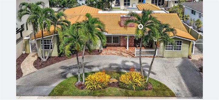 Property Photo: 5730 NE 21st Rd FL 33308