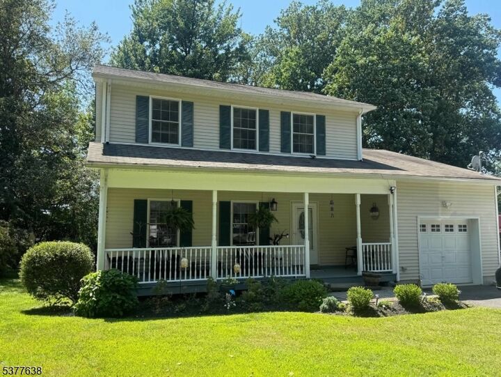 8 Scranton Pkwy  Oxford Twp. NJ 07863 photo
