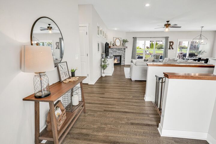 Property Photo:  912 Fountain View Drive  IA 50219 