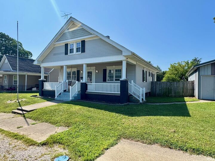 Property Photo: 418 W Columbia Street IN 47660