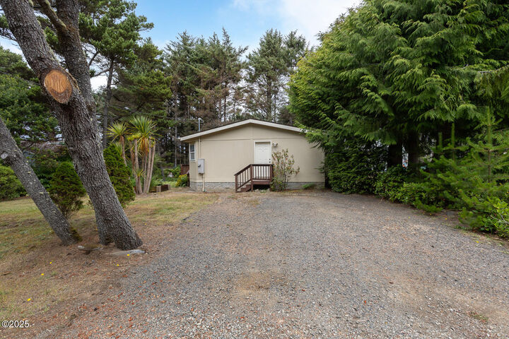 Property Photo: 130 SW 82nd Street OR 97366