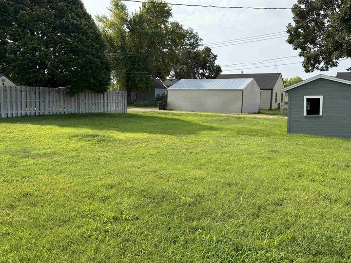 Property Photo:  815 13th St  NE 69138 