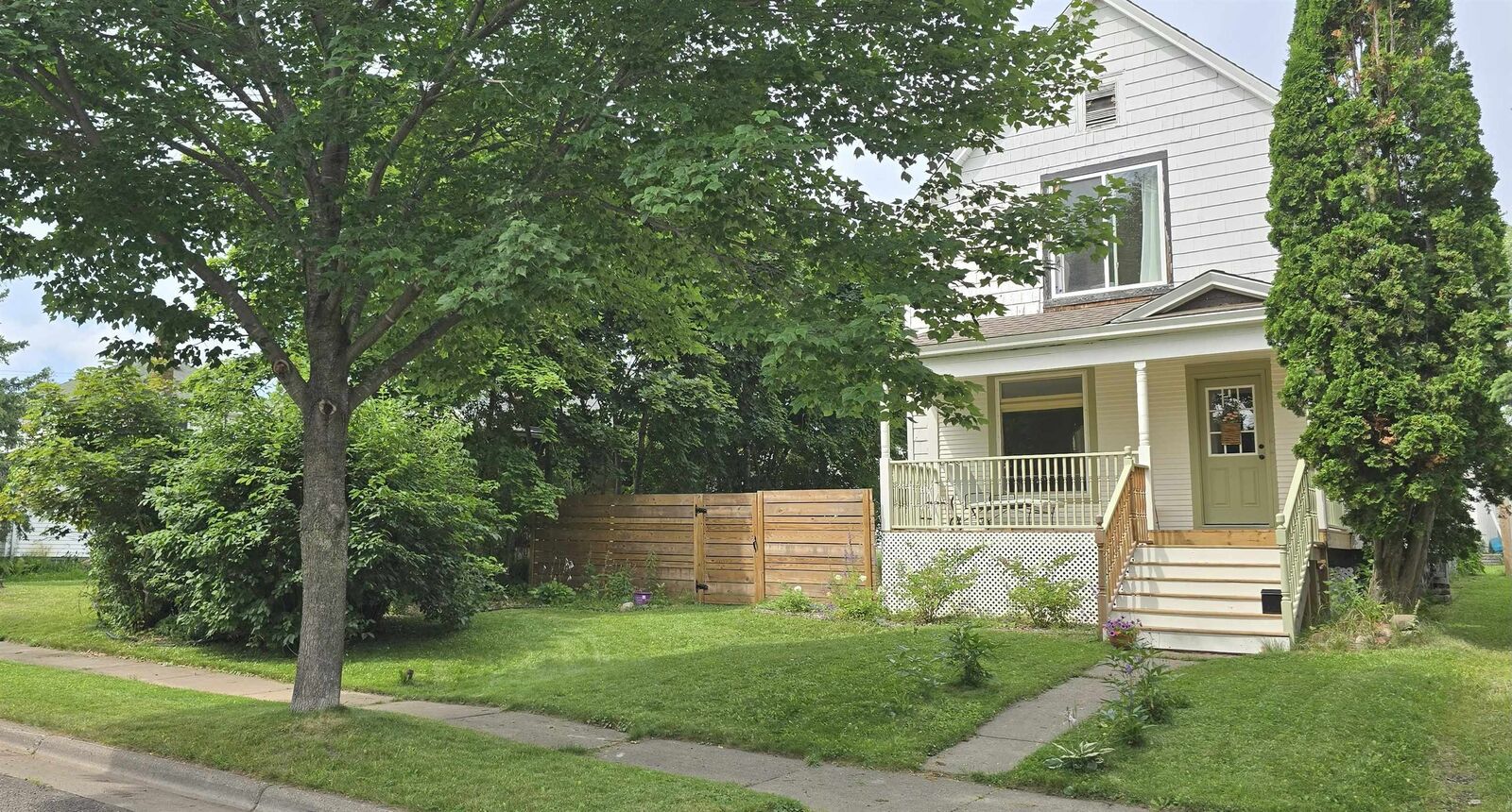 Property Photo: 5215 Colorado St MN 55804