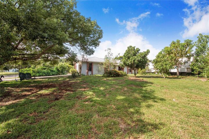 Property Photo: 695 N Todhunter Way FL 33850