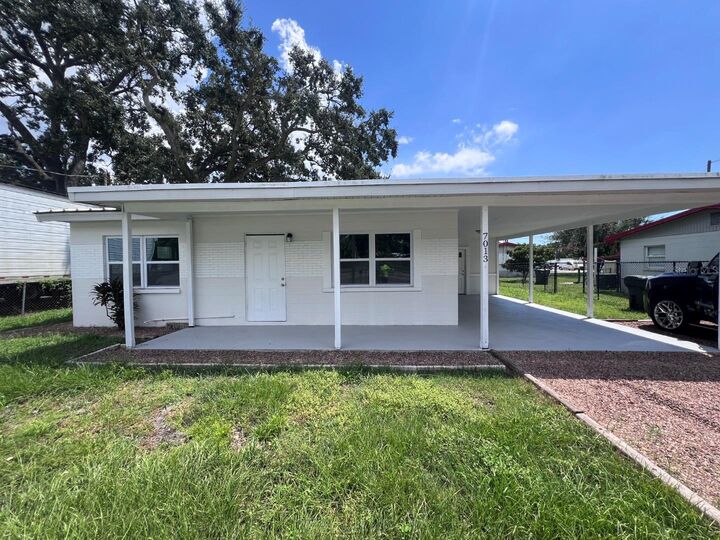Property Photo:  7013 Gibsonton Drive  FL 33534 
