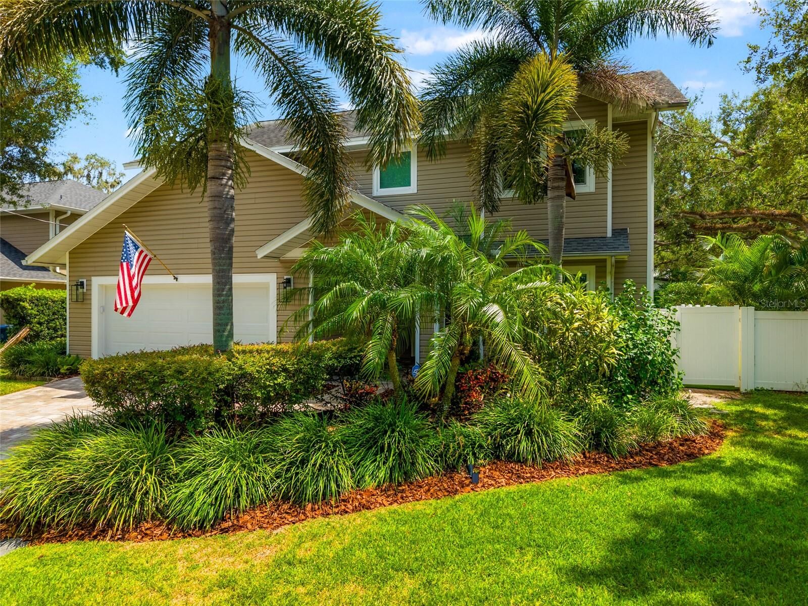 Property Photo:  3114 W Coachman Avenue  FL 33611 