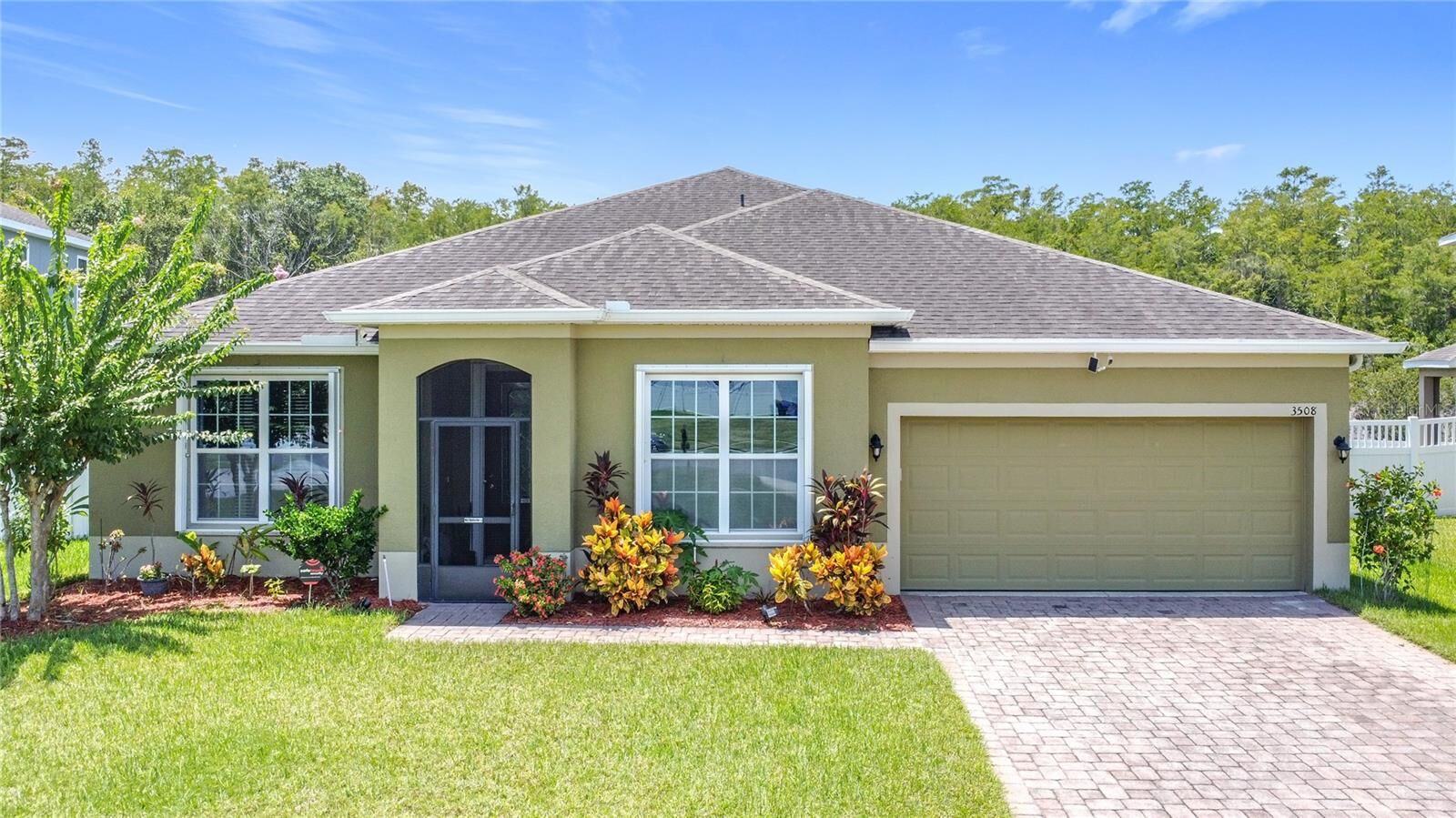 Property Photo: 3508 Saxony Lane FL 34772
