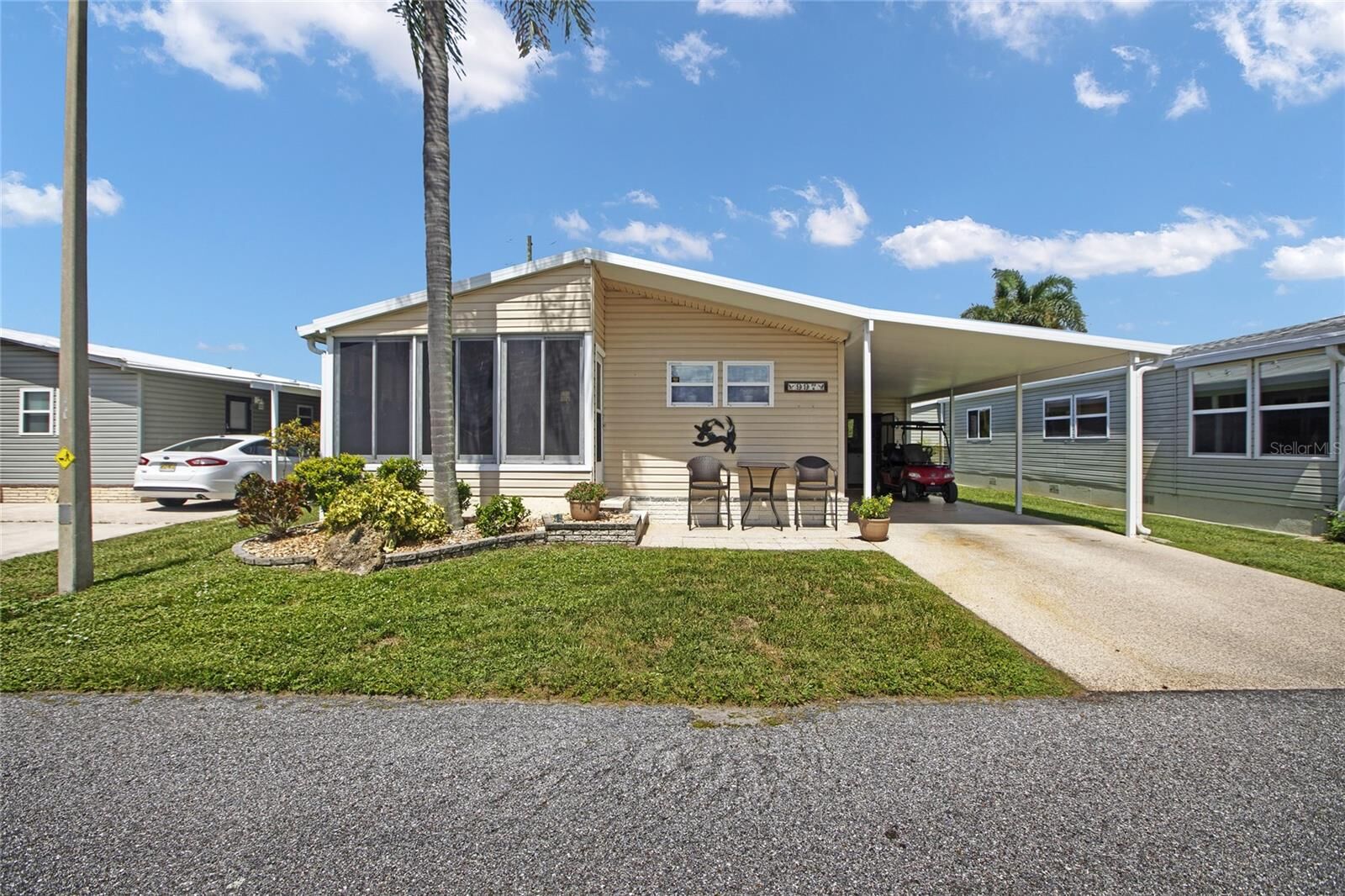 Property Photo:  2100 Kings Highway 997  FL 33980 