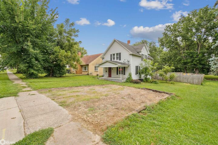 Property Photo: 310 Curran Street IA 52601