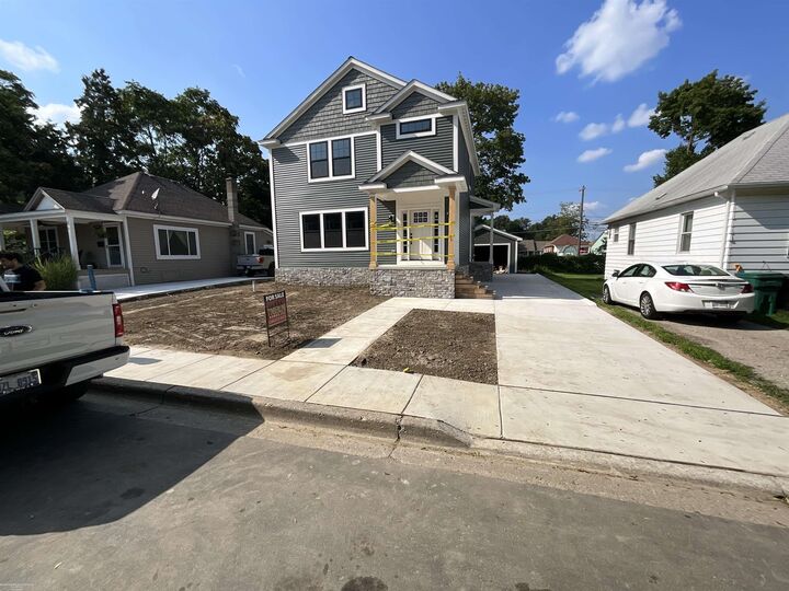 Property Photo:  281 E Lafayette Street  MI 48065 