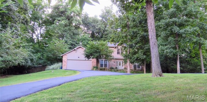 216 Spring Oaks Drive  Ballwin MO 63011 photo